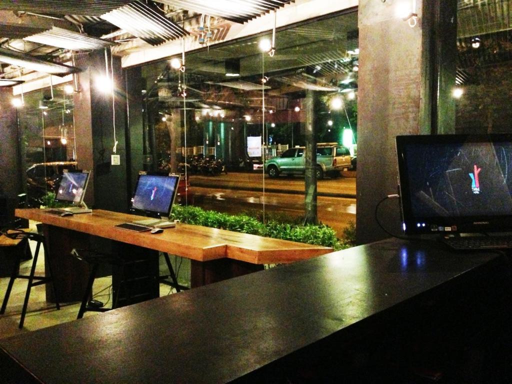 Thrive The Hostel : Patpong By The Belle Bangkok Exterior photo